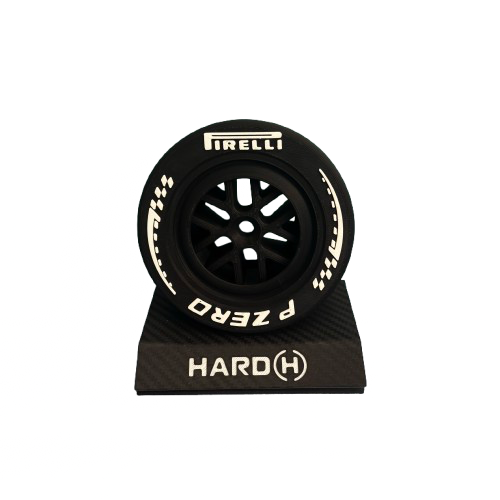 pneu f1 2026 hard avec socle effet carbone