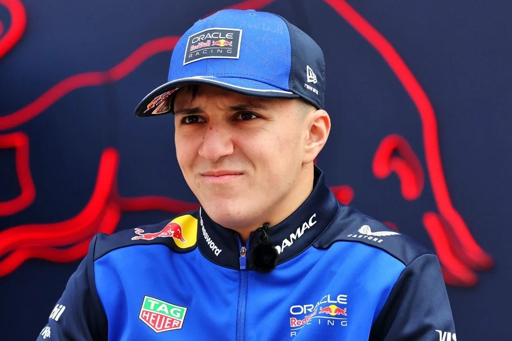 salaire isack hadjar